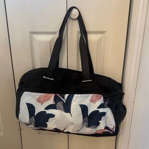 Elegant Black and White Floral Travel Bag